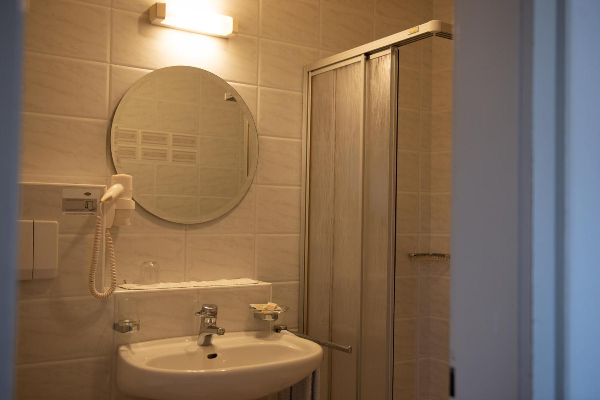 Garni Hofer Aparthotel Sexten ภายนอก รูปภาพ