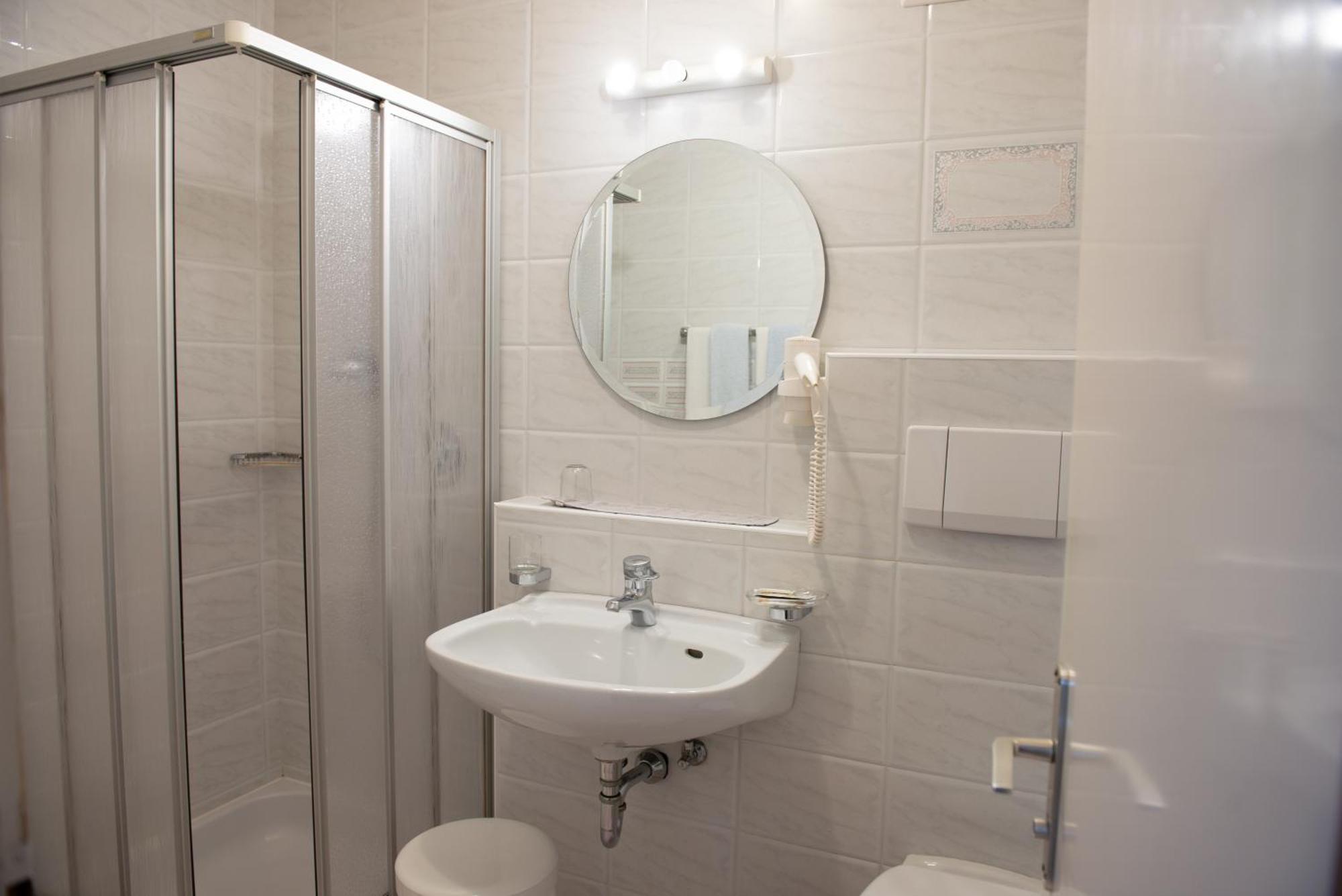 Garni Hofer Aparthotel Sexten ภายนอก รูปภาพ