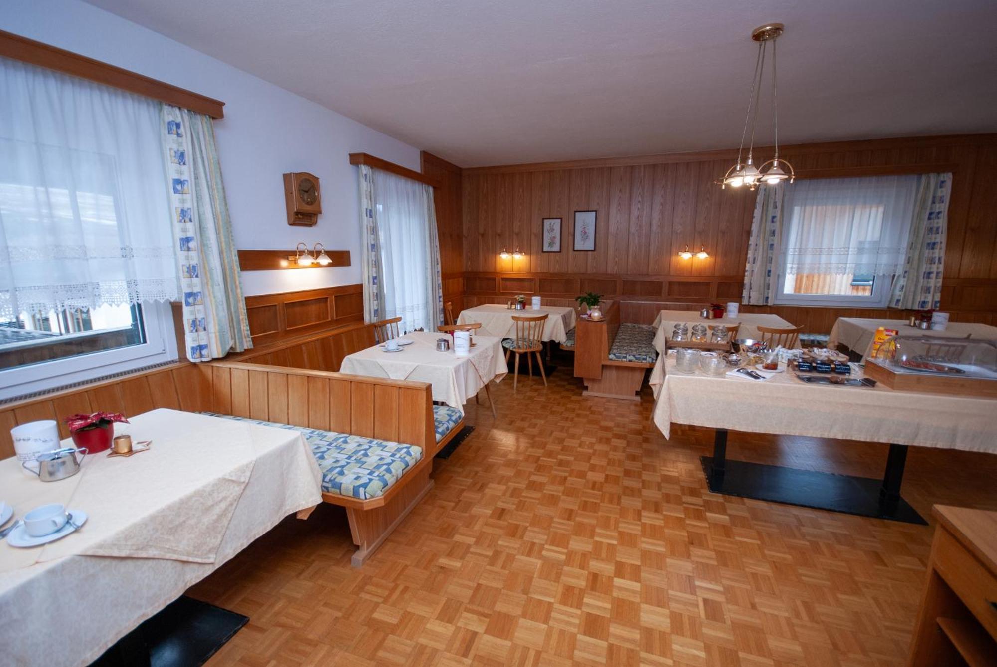 Garni Hofer Aparthotel Sexten ภายนอก รูปภาพ